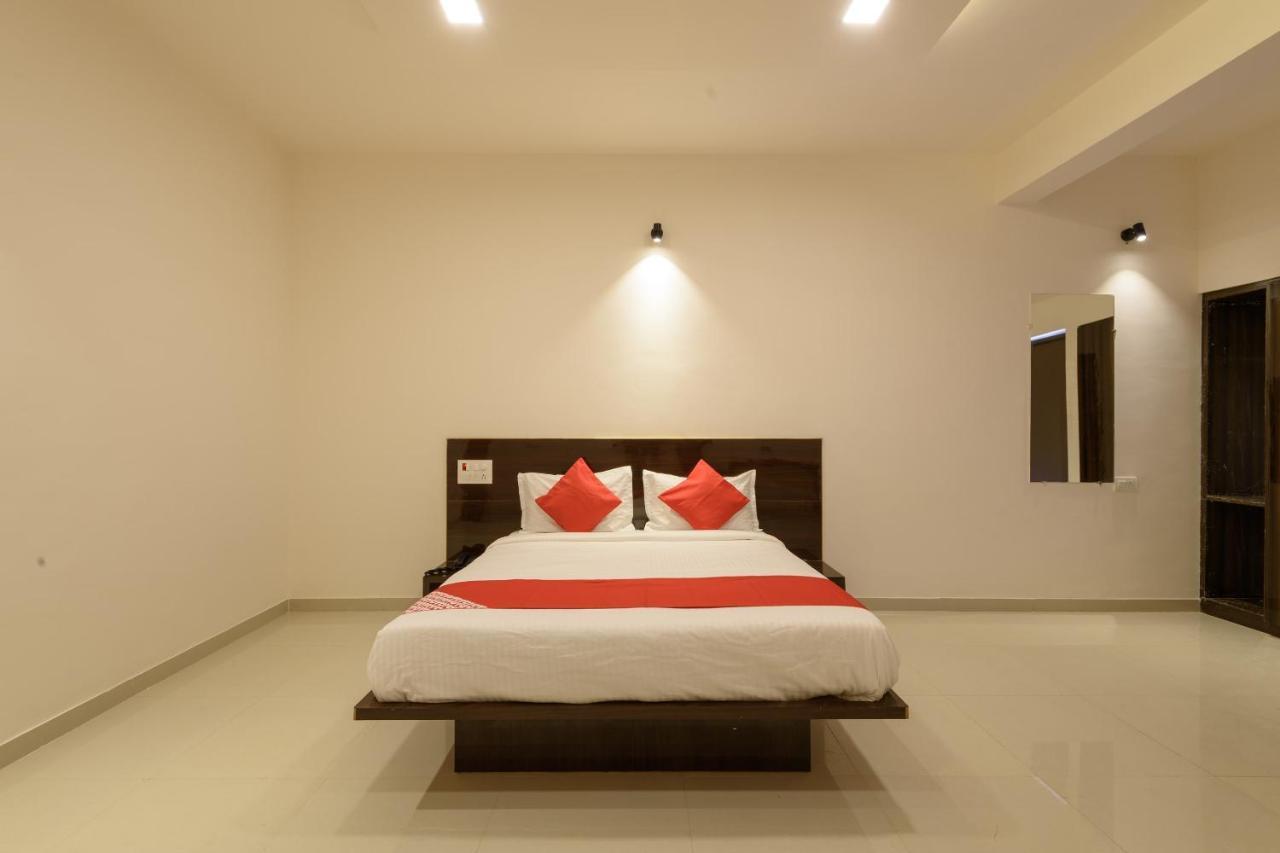 Hotel Oyo 22964 Kundan Lawns Shirdi Exterior foto