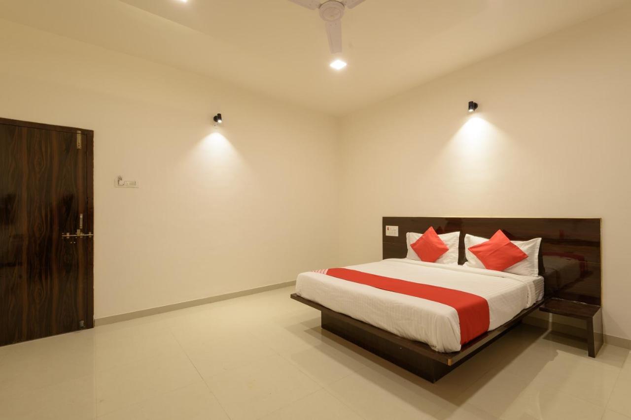 Hotel Oyo 22964 Kundan Lawns Shirdi Exterior foto